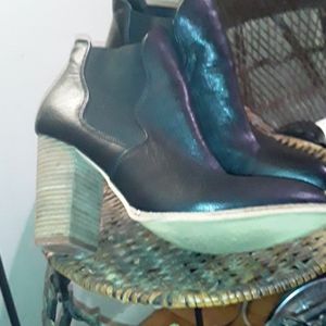 COPY - Black  pull on chunk heel bootie